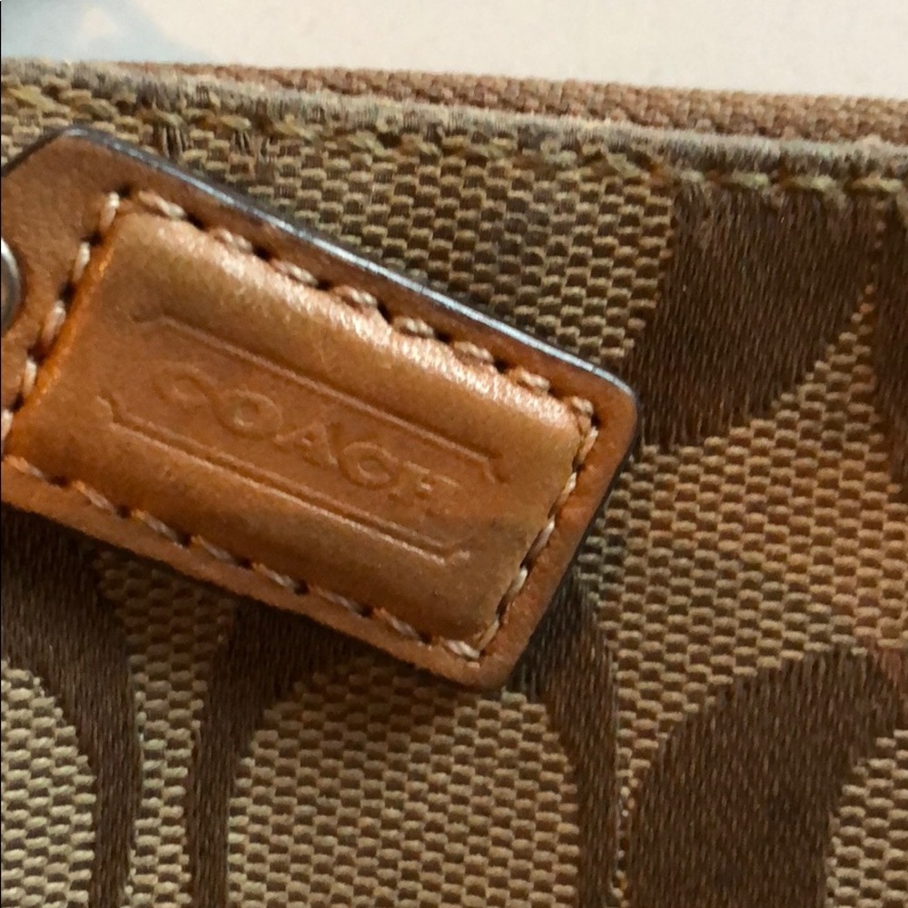Coach clutch - Picture 2 of 2